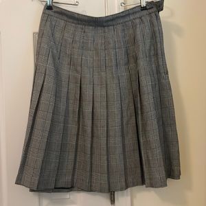 Women’s Pleated Black and White Skirt size 14